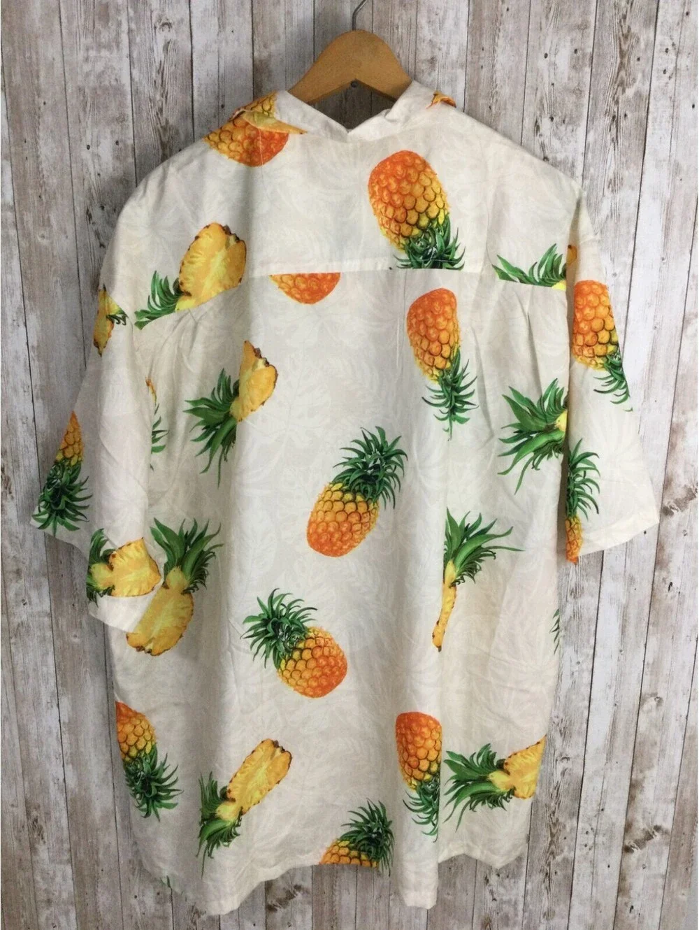 Uzzi Amphibious Gear Men's XXL Shirt Pineapple Short Sleeve Button Up NEW